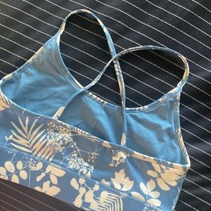 Like new warrant twice, Hurley floral top